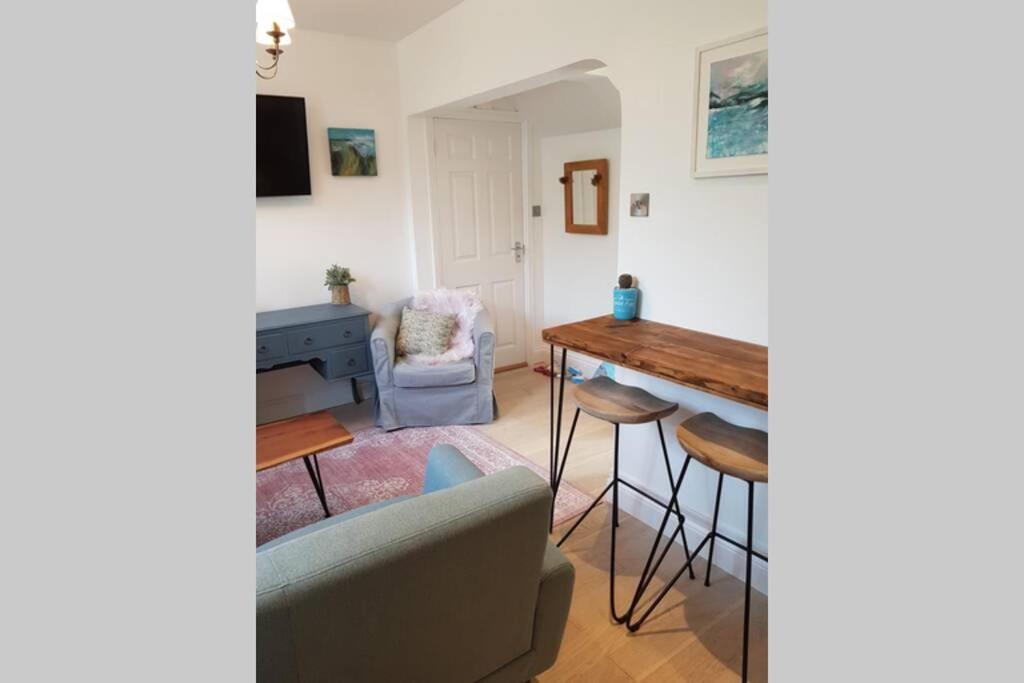 St Ives Apartment Private Parking With Garden 10 Minute Walk Into Town And Beach エクステリア 写真